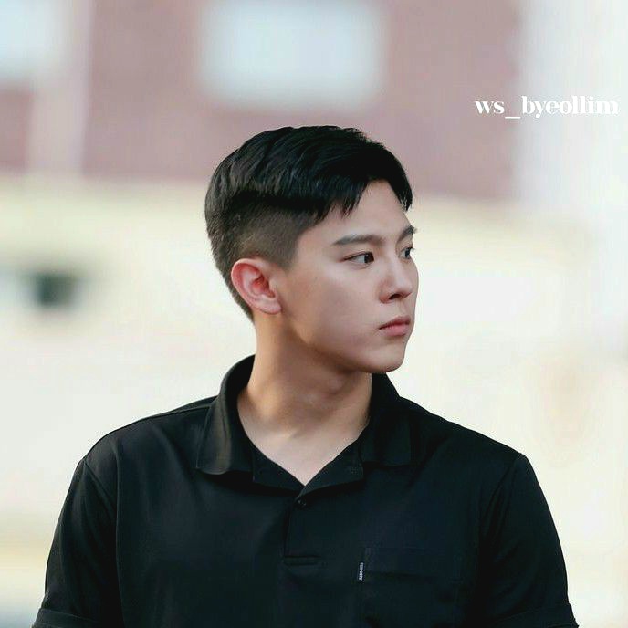 A moment captured by Kim Wooseok's fan