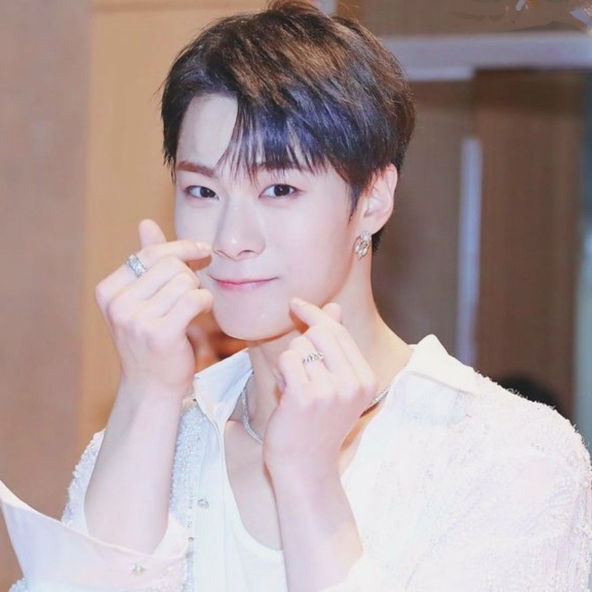 A moment captured by Moonbin (ASTRO)'s fan