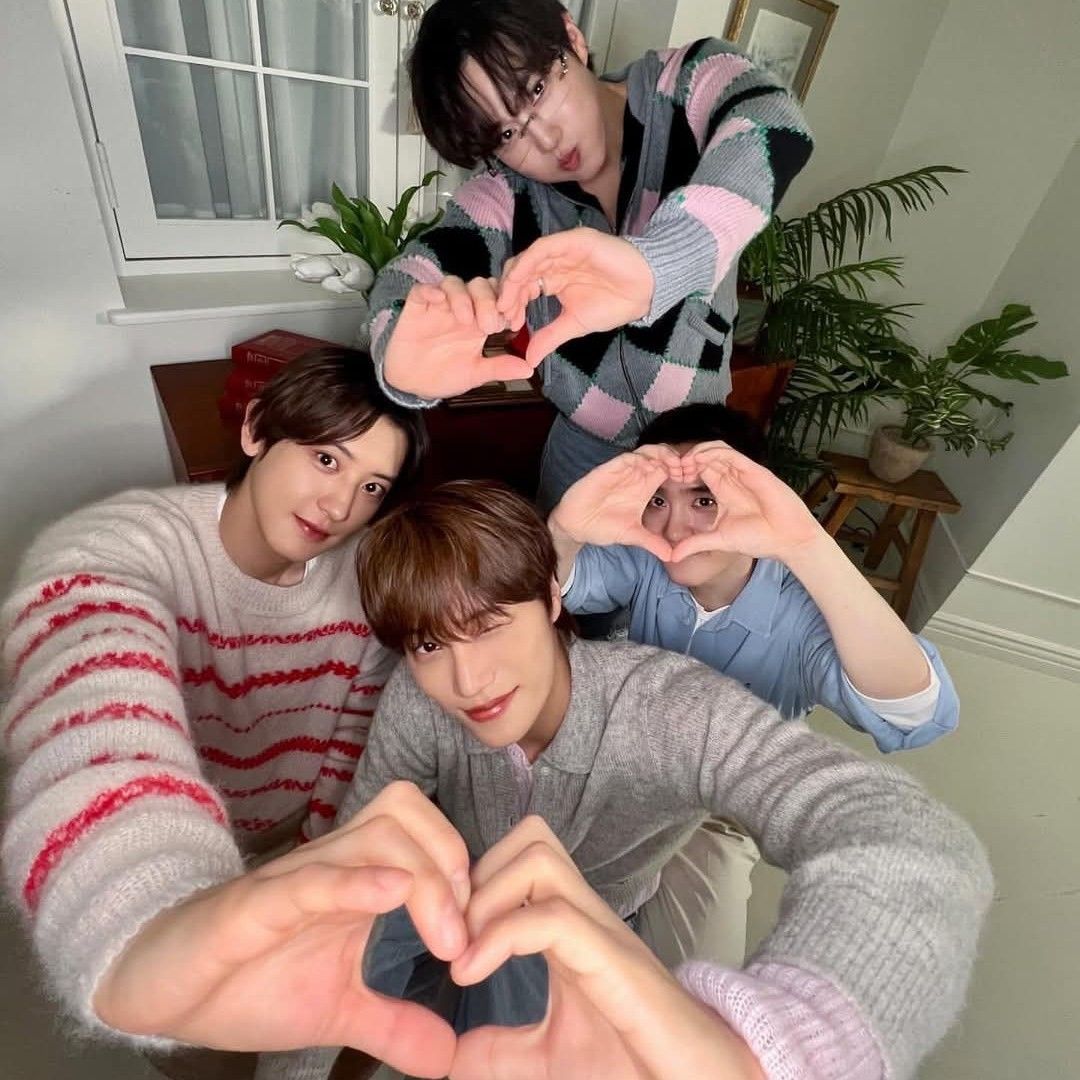 Latest photo of EXO