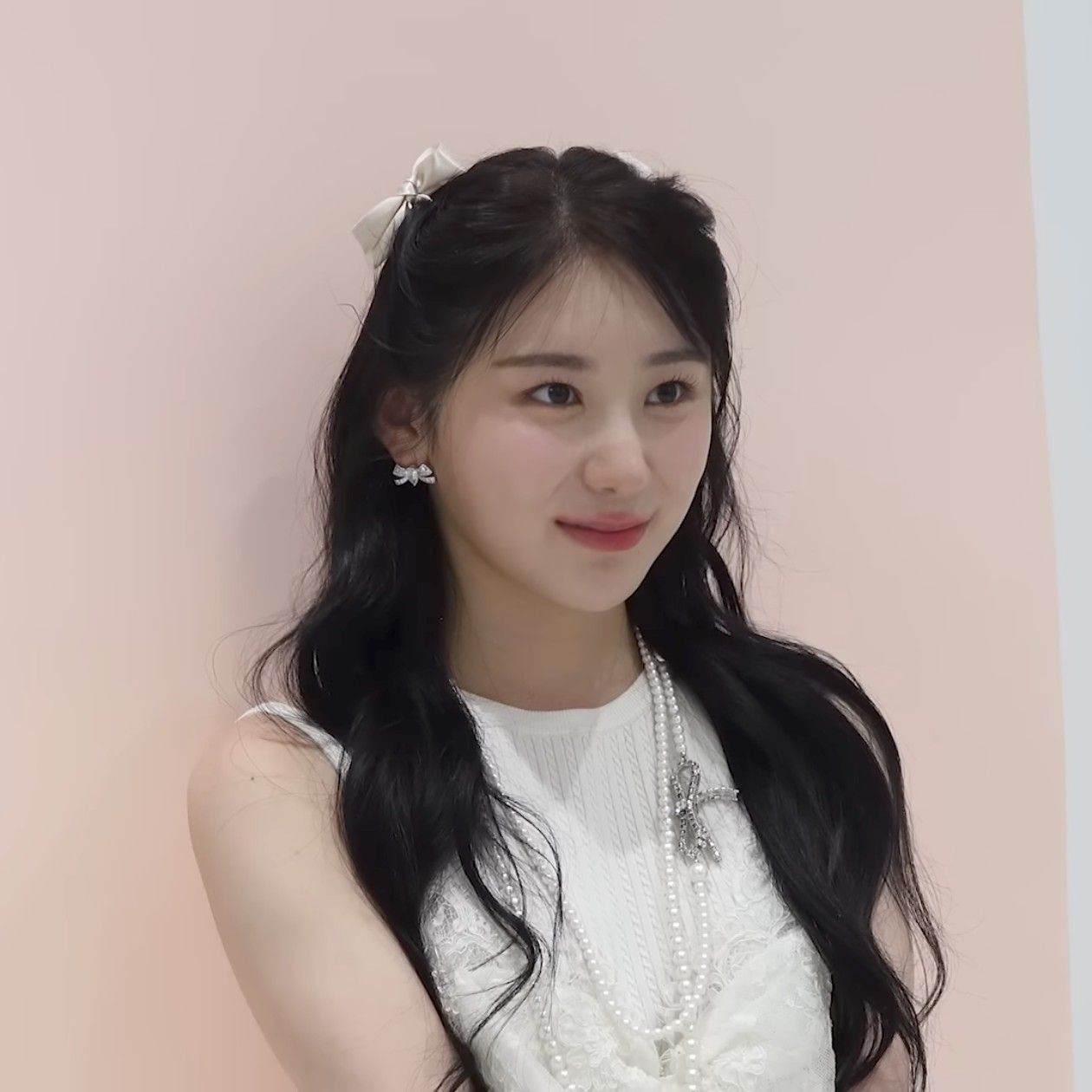 Behind-the-scenes cut of Lee Chaeyeon