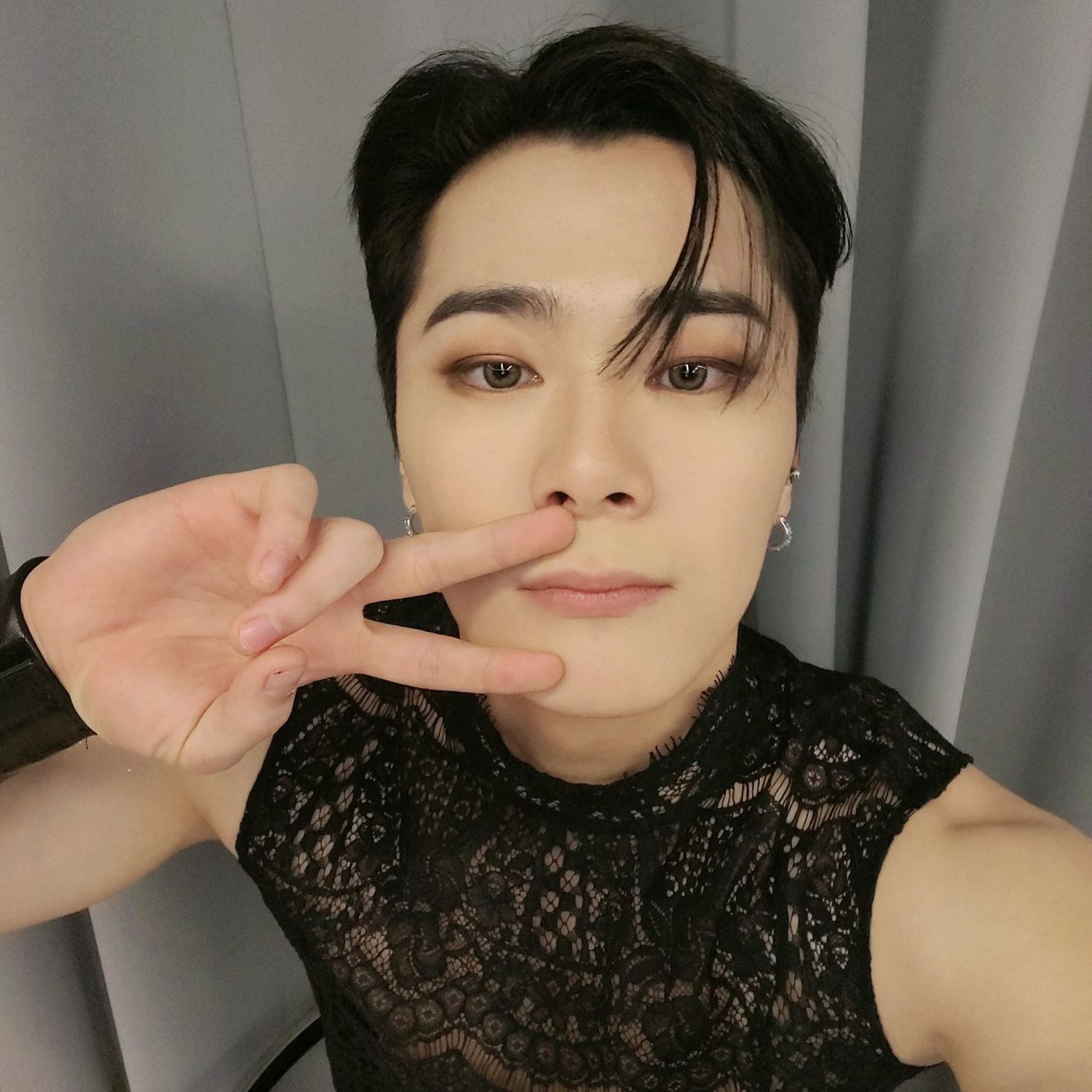 Foto aktivitas terbaru Moonbin (ASTRO)