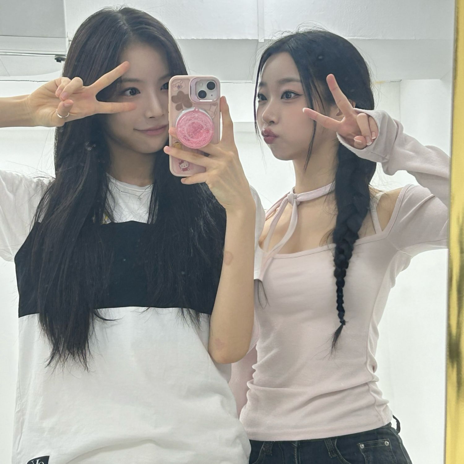 Foto aktivitas terbaru SECRET NUMBER