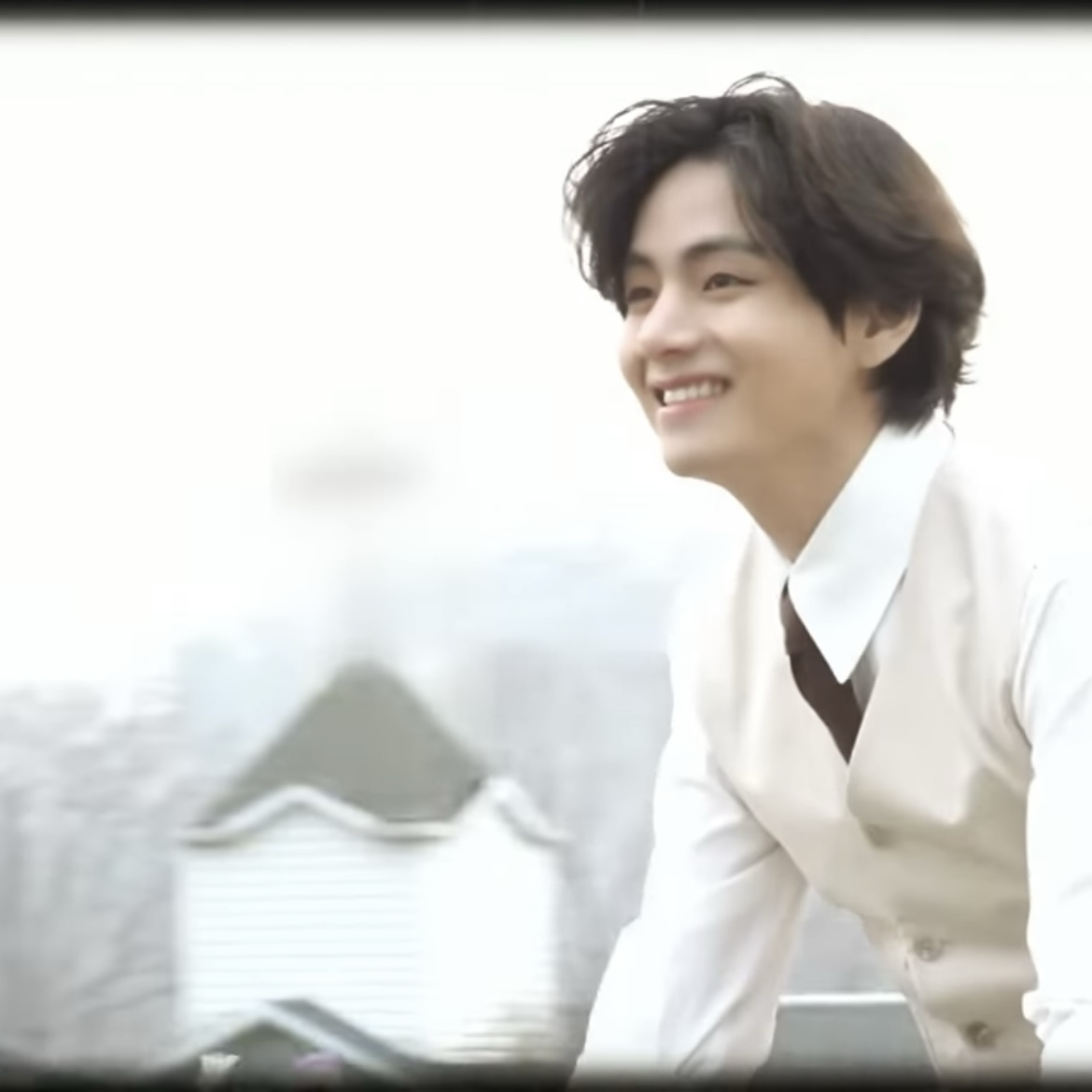 V (防弹少年团)的最新照片