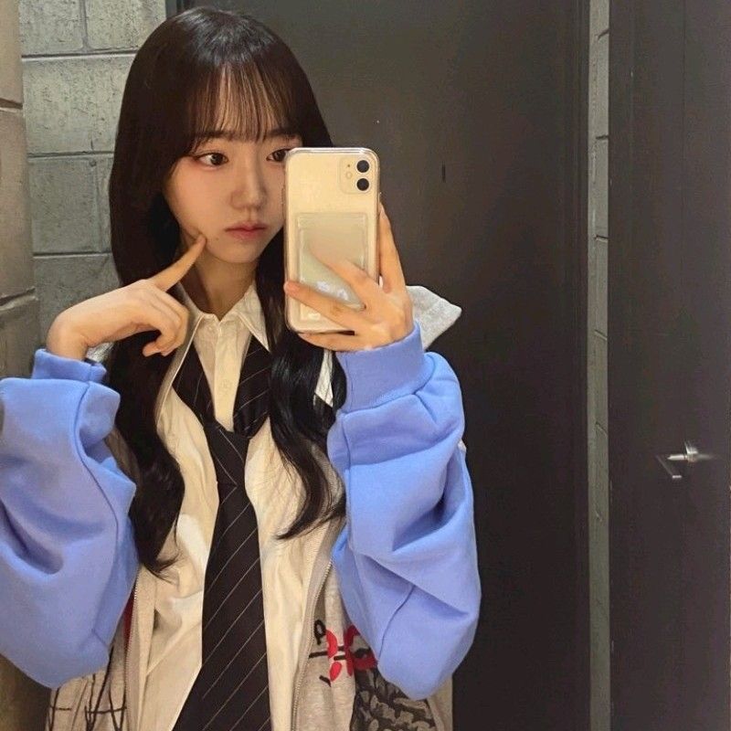 Recent activity shot of Park Shion (tripleS)