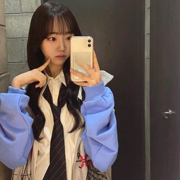 Signature photo of Park Shion (tripleS) capturing their charm