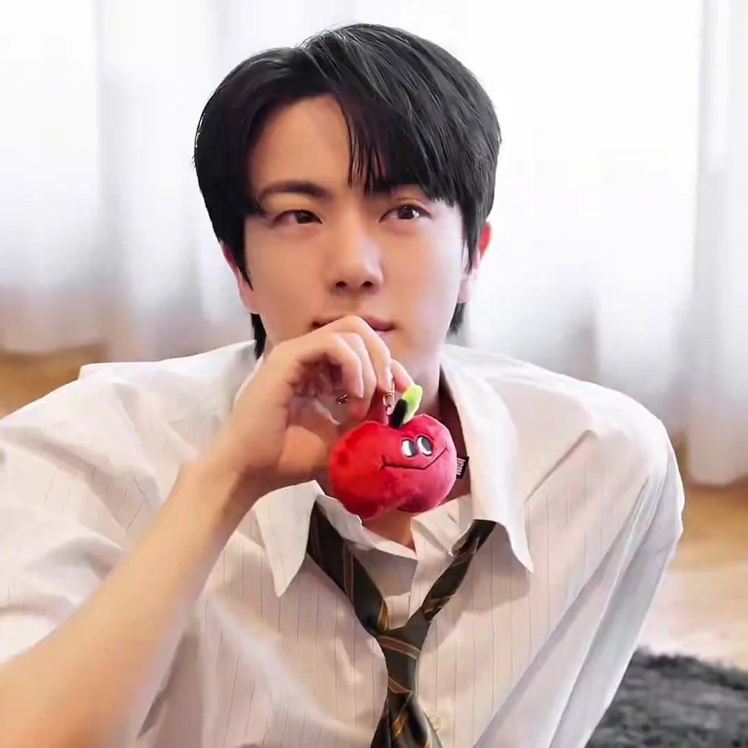 진 (방탄소년단) 최근 활동샷