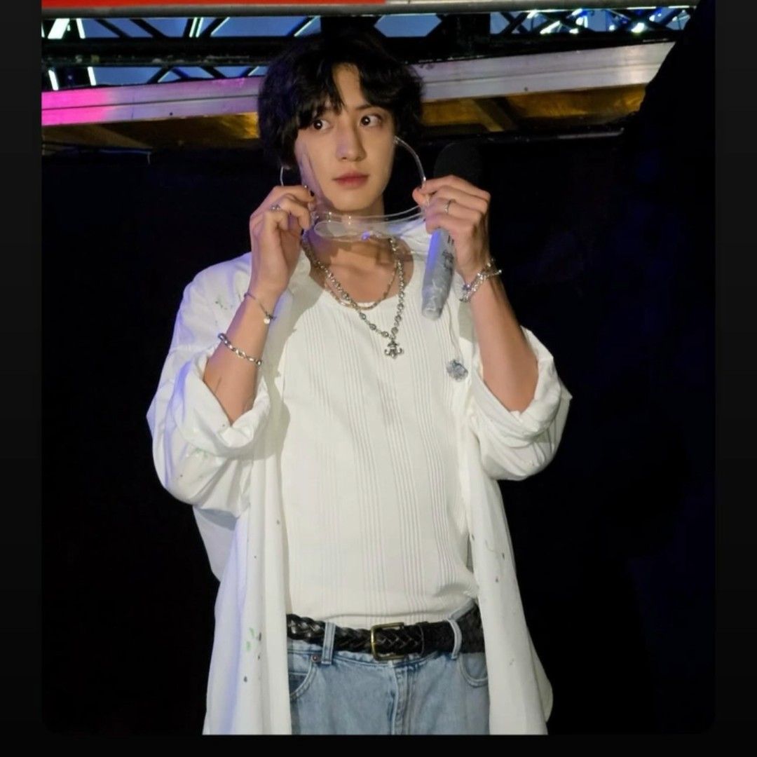 Recent activity shot of Chanyeol (EXO)