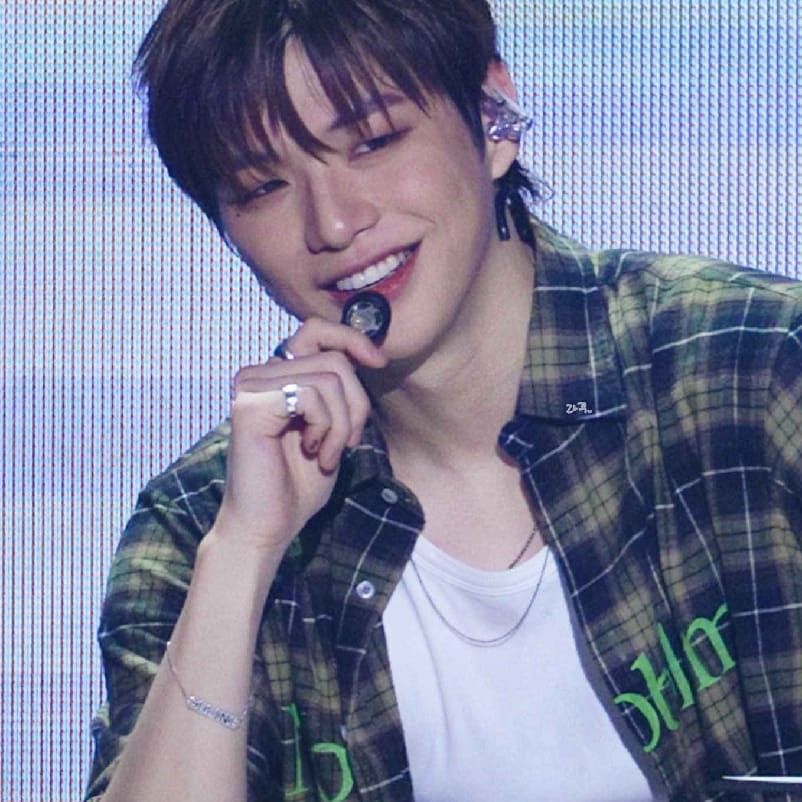 강다니엘의 비하인드 컷