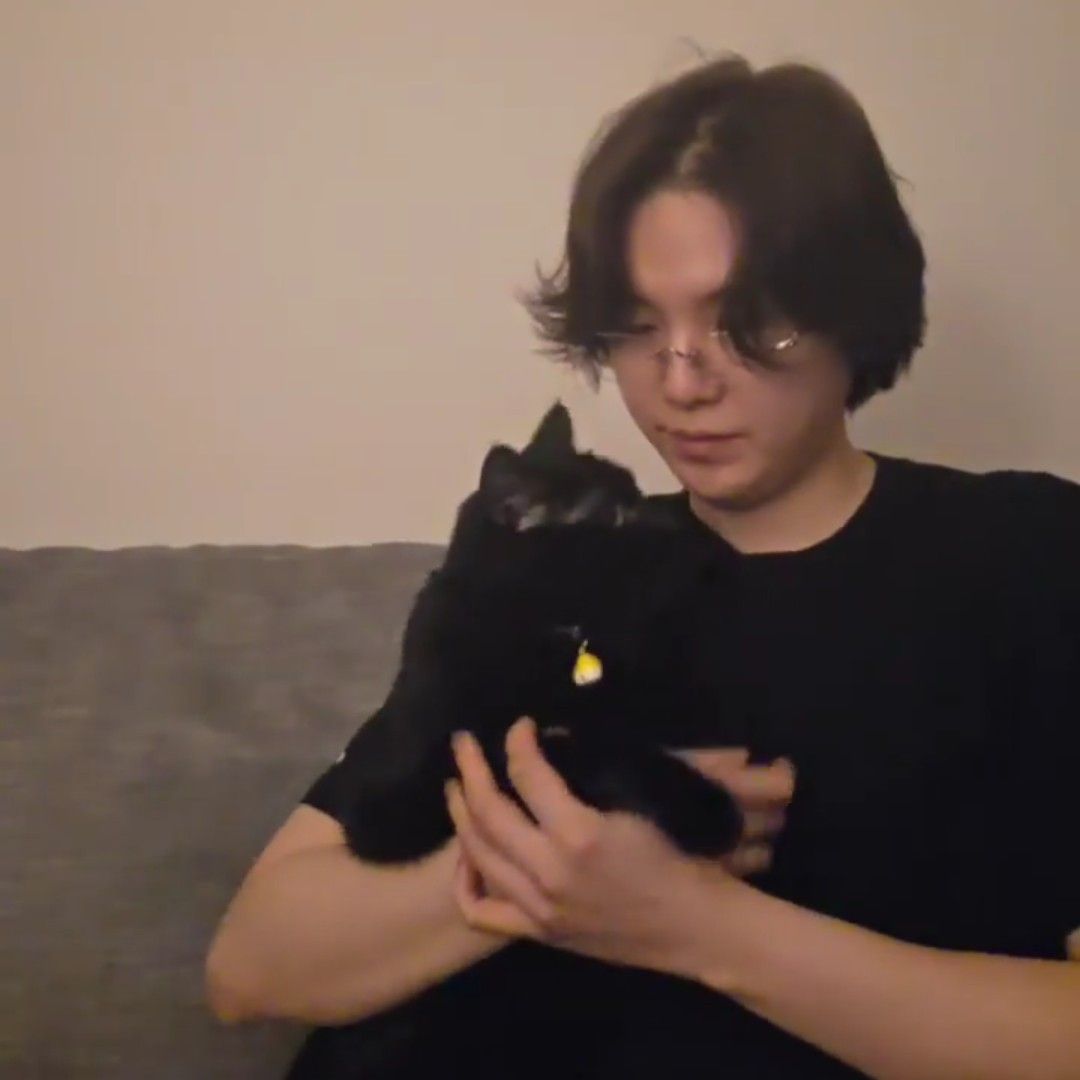 SUGA (BTS)の舞台裏ショット