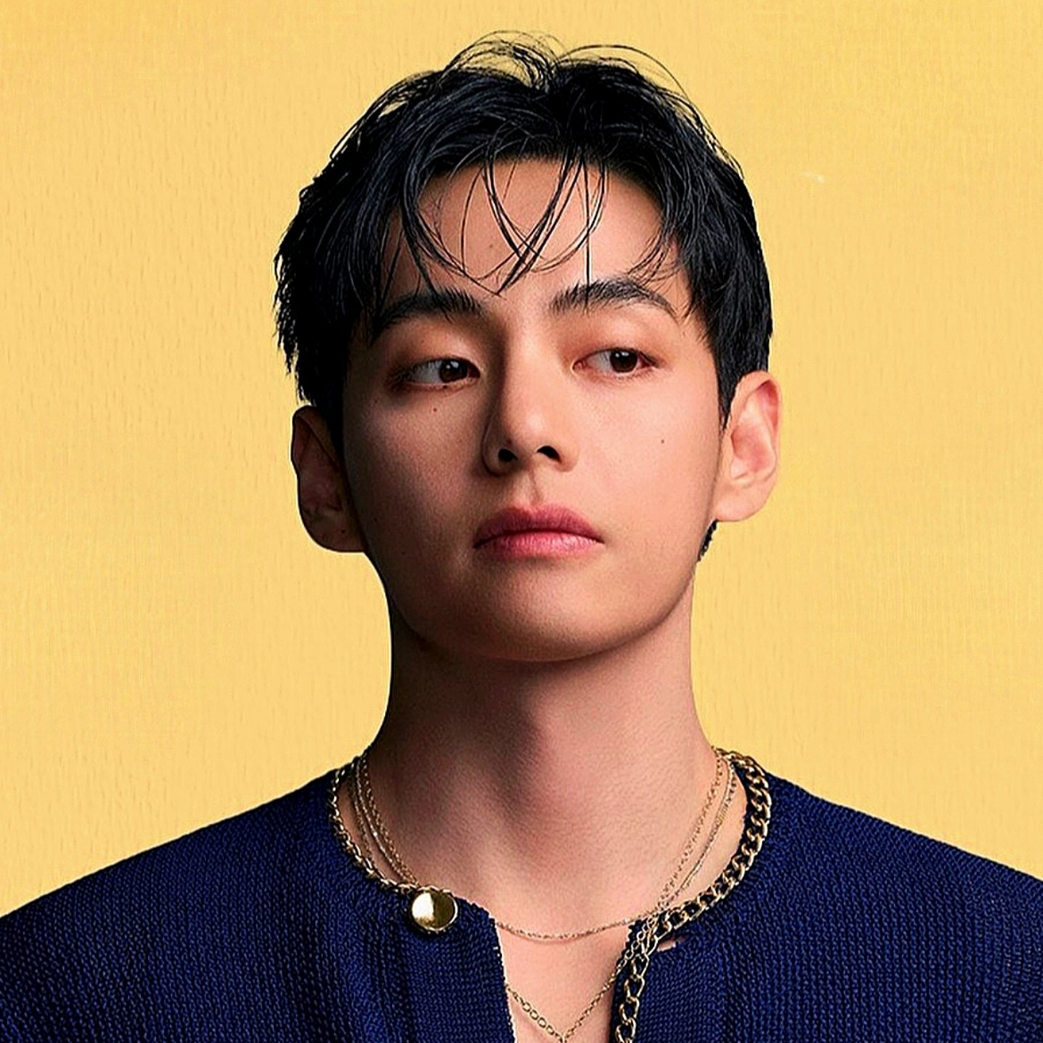 Latest photo of V (BTS)