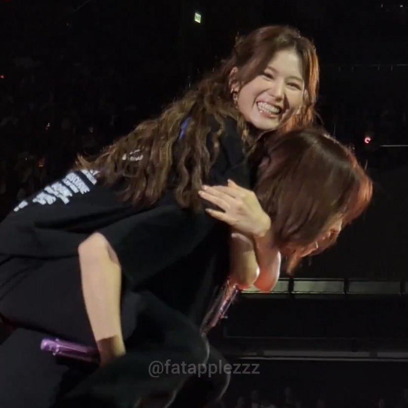 Sana (TWICE)的最新活動照片