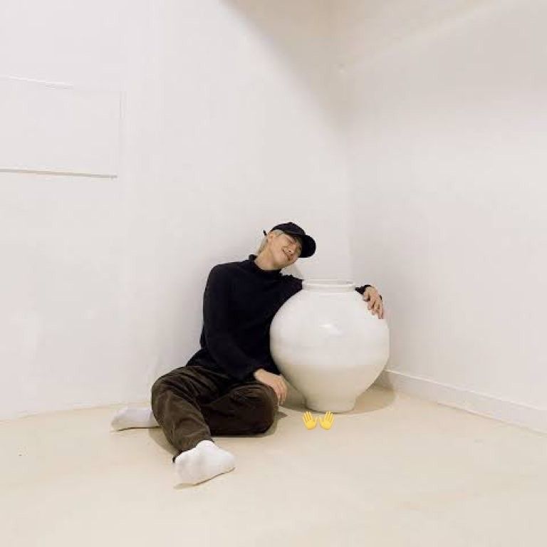Behind-the-scenes cut of RM (BTS)