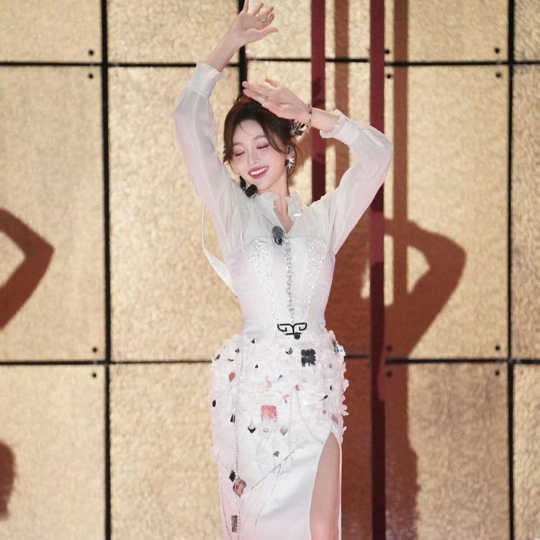 Behind-the-scenes cut of Wu Xuanyi