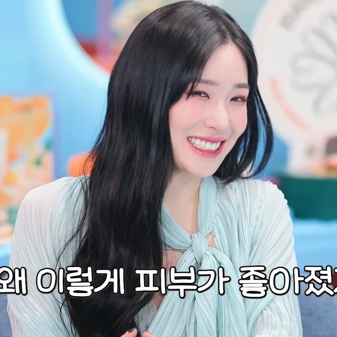 A moment captured by Tiffany Young (Girls' Generation)'s fan
