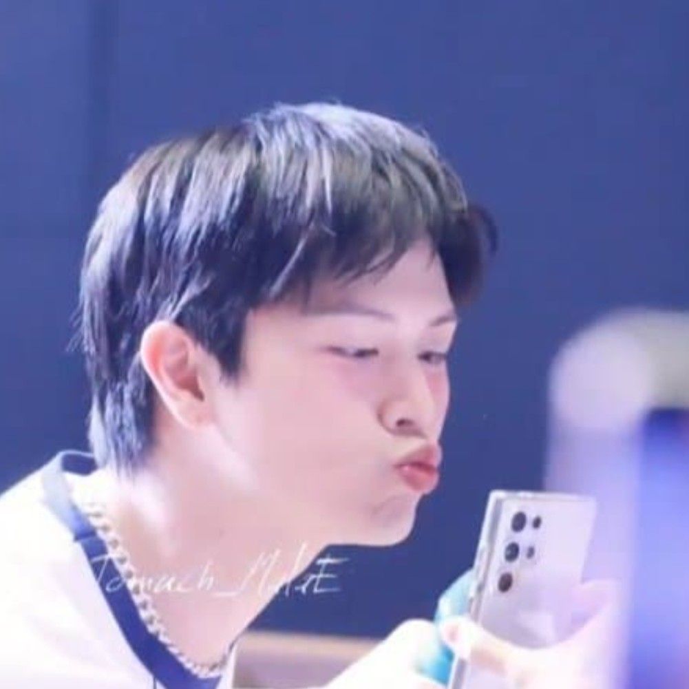 Behind-the-scenes cut of Yook Sungjae (BTOB)