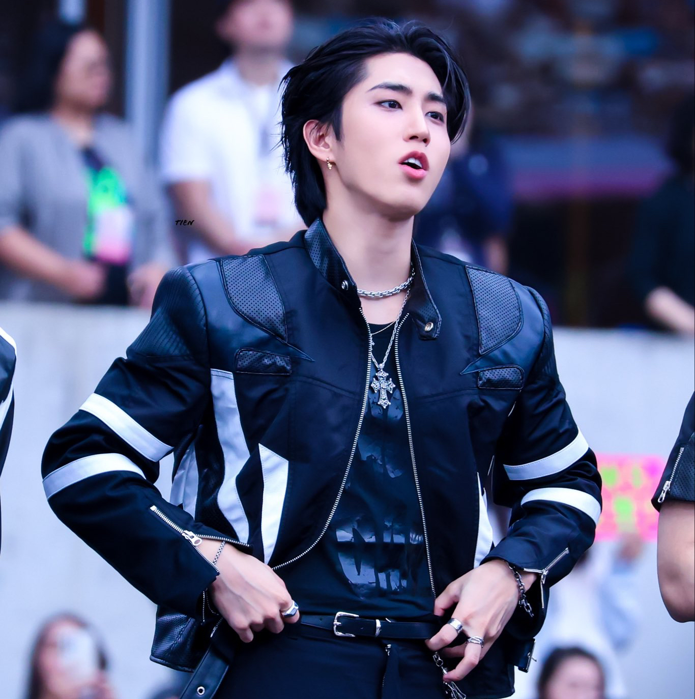 Latest photo of HAN (Stray Kids)