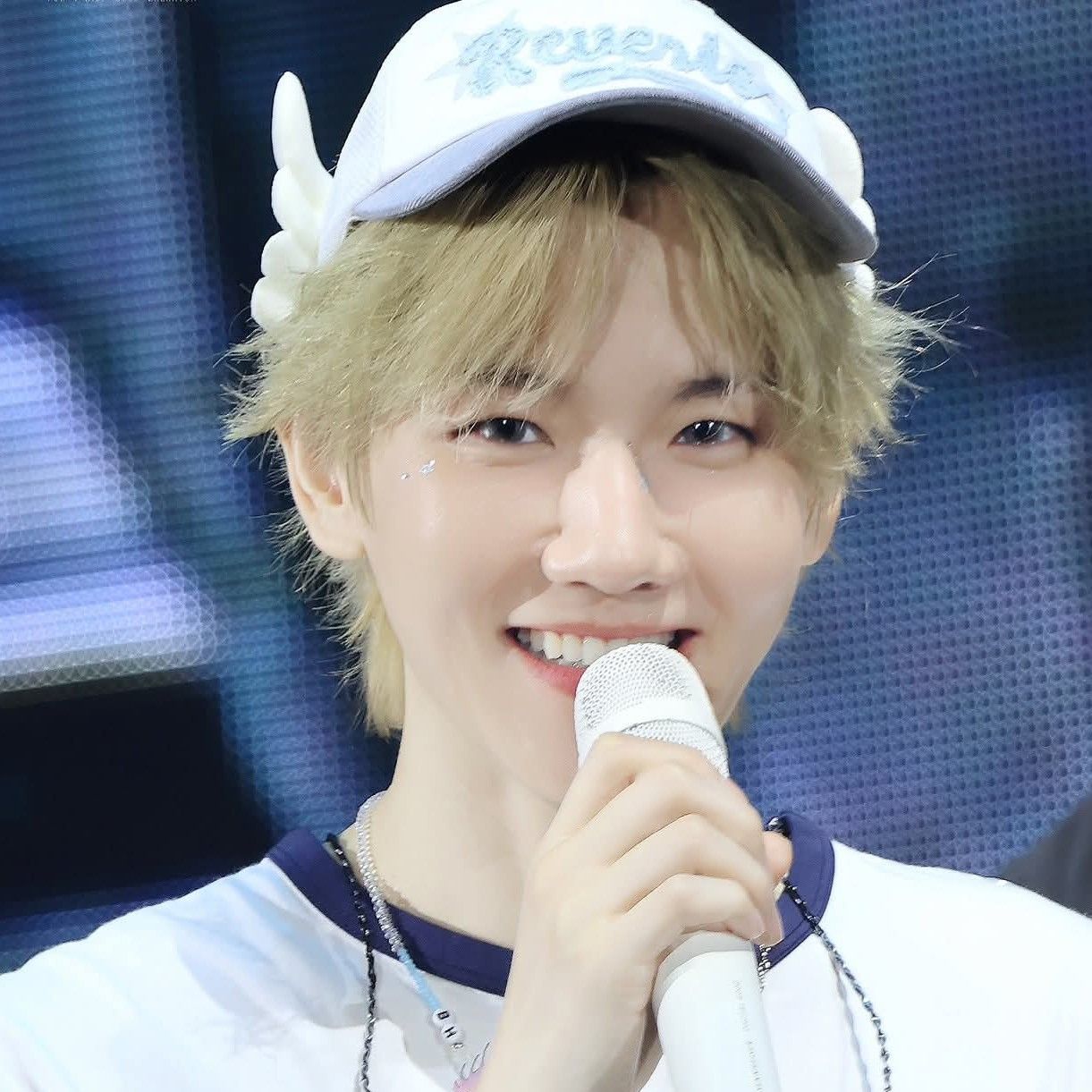 Recent activity shot of Baekhyun (EXO)