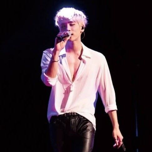 Behind-the-scenes cut of Jonghyun (SHINee)