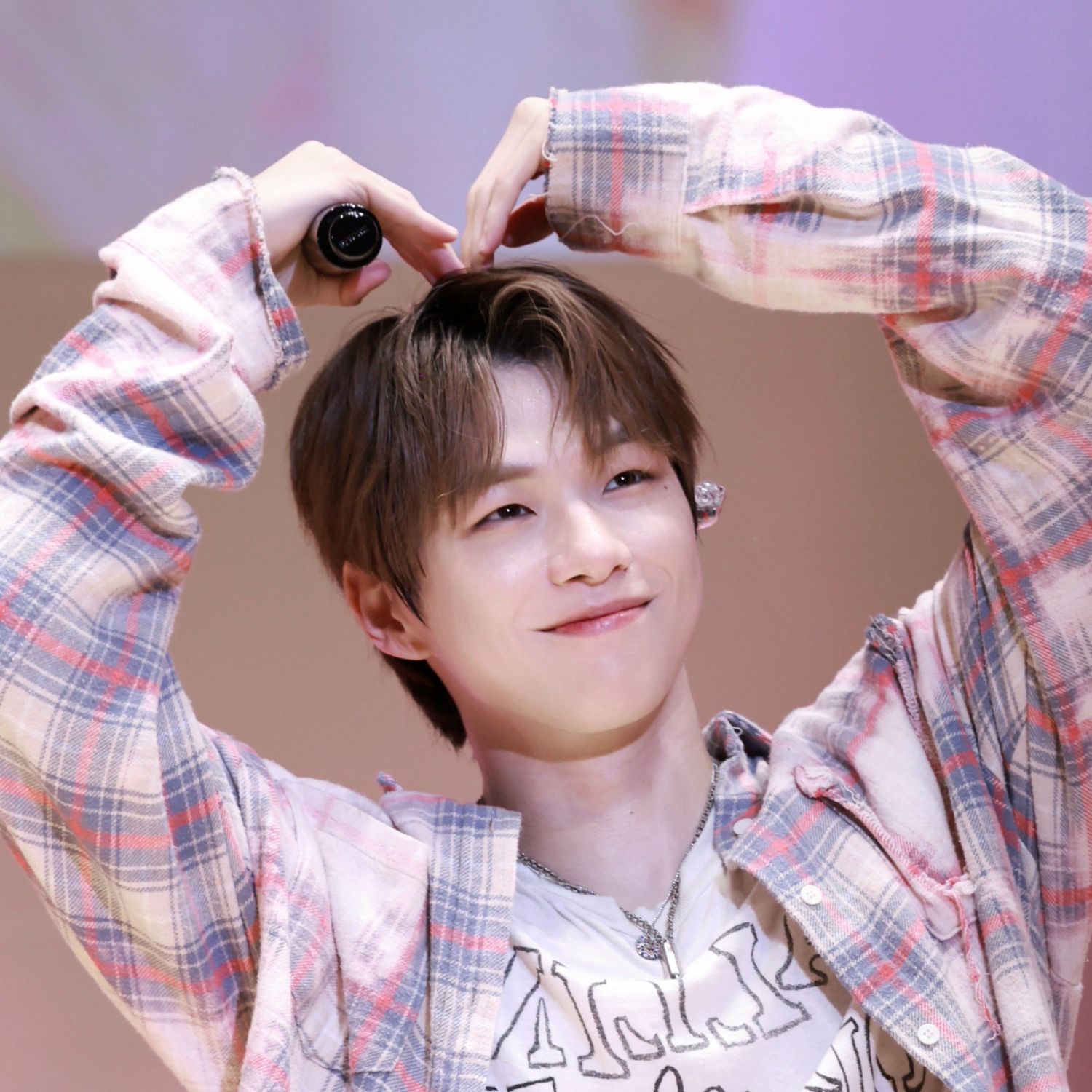 강다니엘의 비하인드 컷