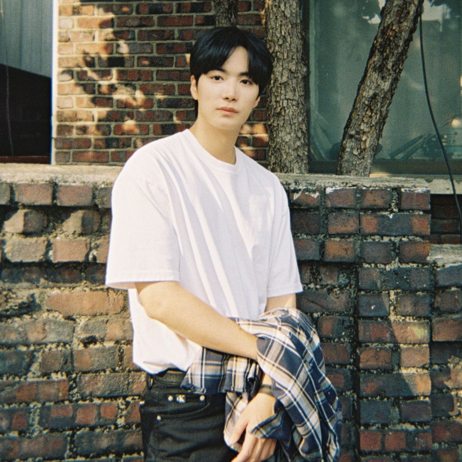 A moment captured by Kim Jonghyeon's fan