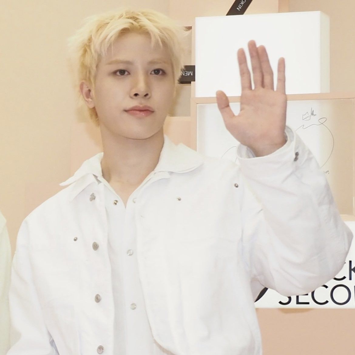 ソ・ジョンファン (TREASURE)の舞台裏ショット