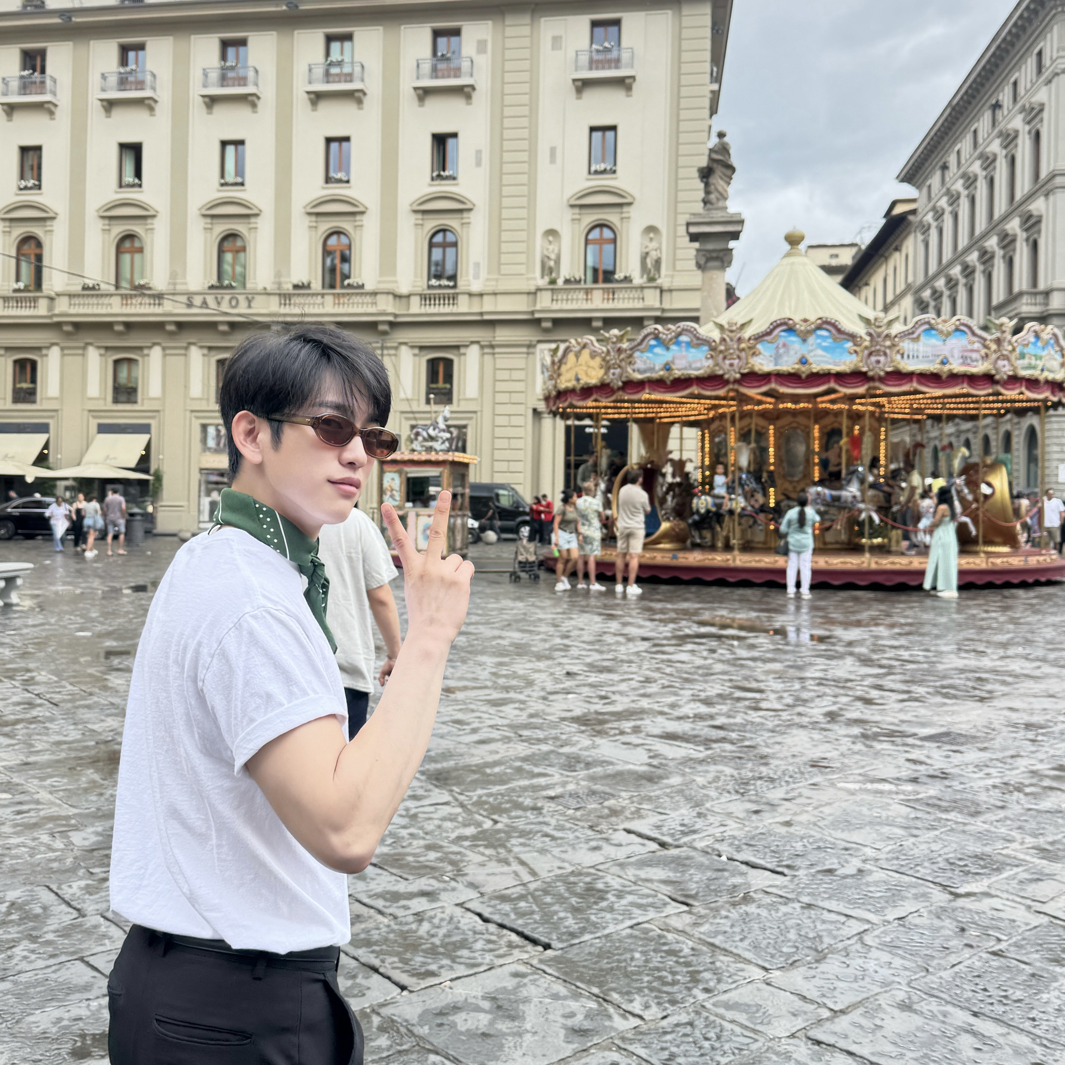 Behind-the-scenes cut of Jinyoung (GOT7)