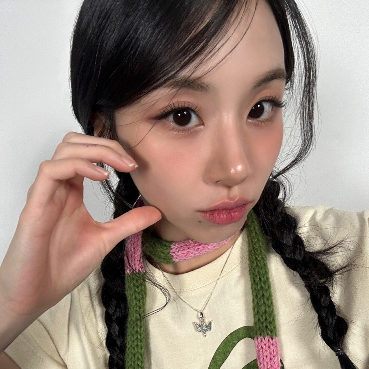 Behind-the-scenes cut of Chaeyoung (TWICE)