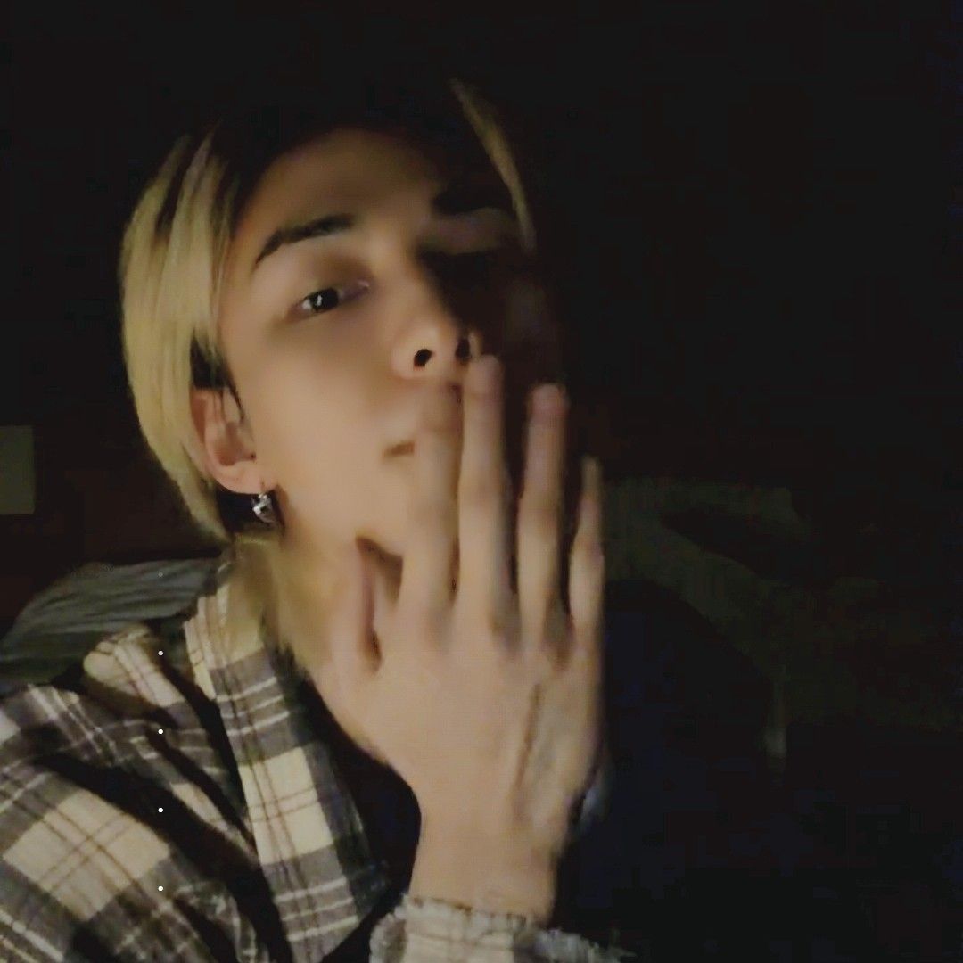 Latest photo of Hyunjin (Stray Kids)