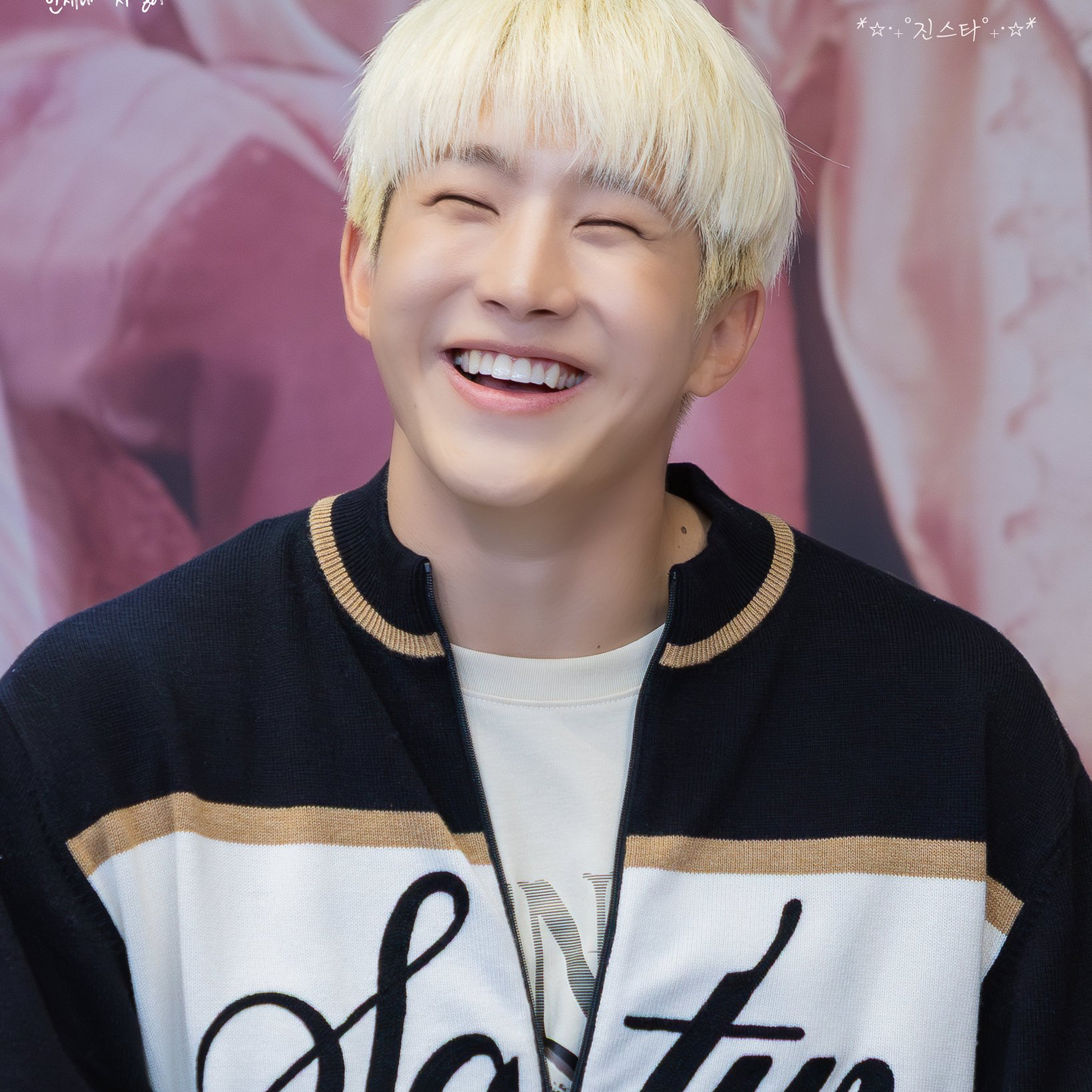 Foto terbaru Jinjin (ASTRO)