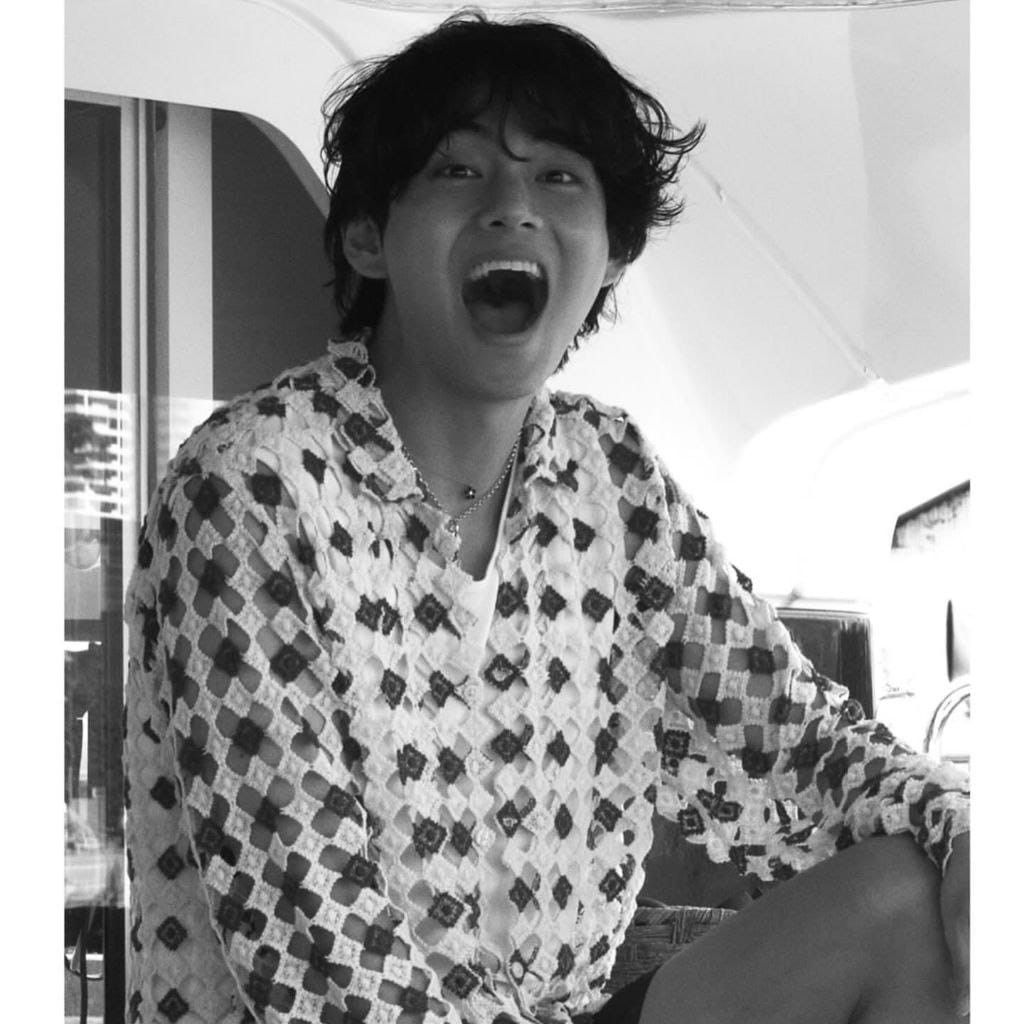 뷔 (방탄소년단)의 비하인드 컷