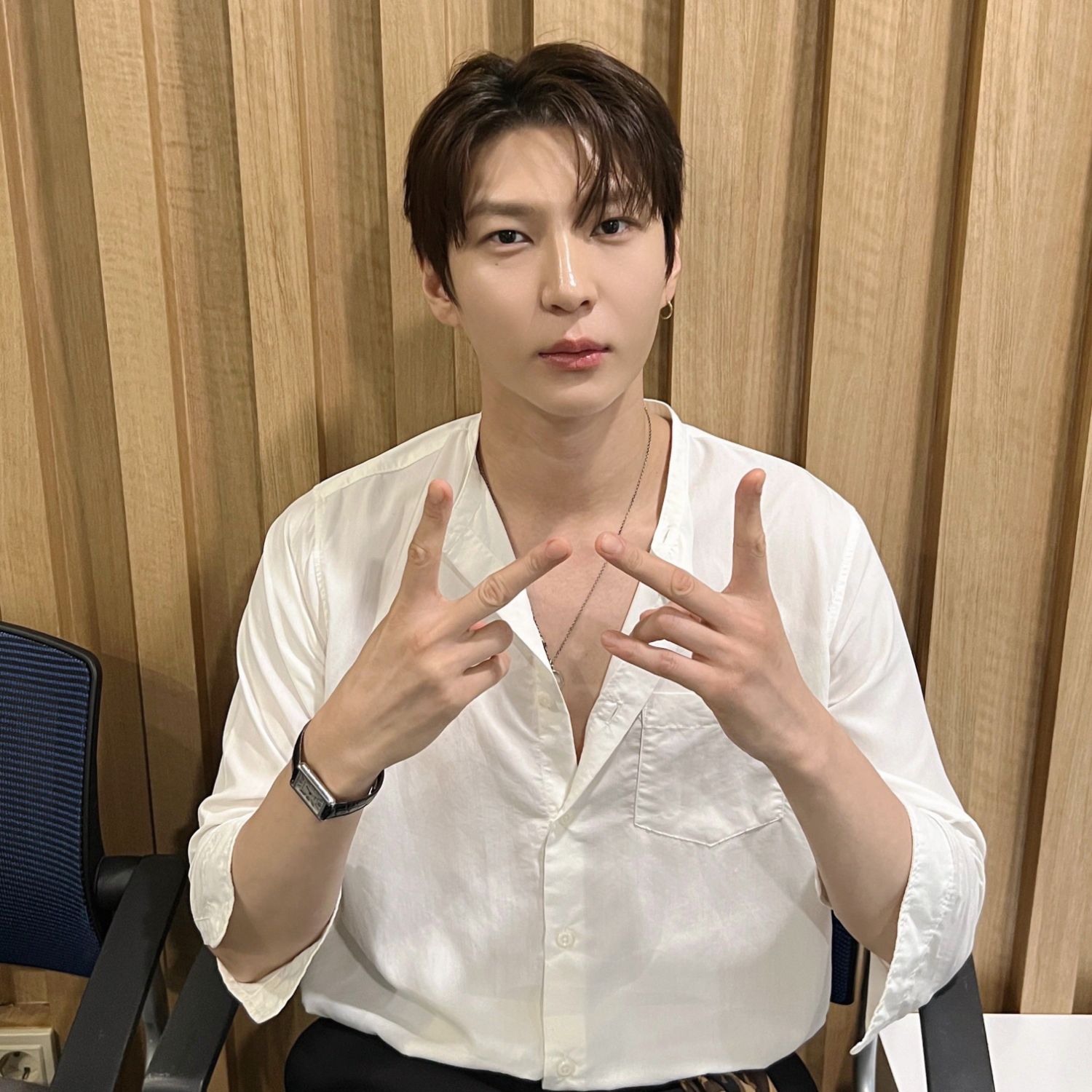 Recent activity shot of LEO (VIXX)