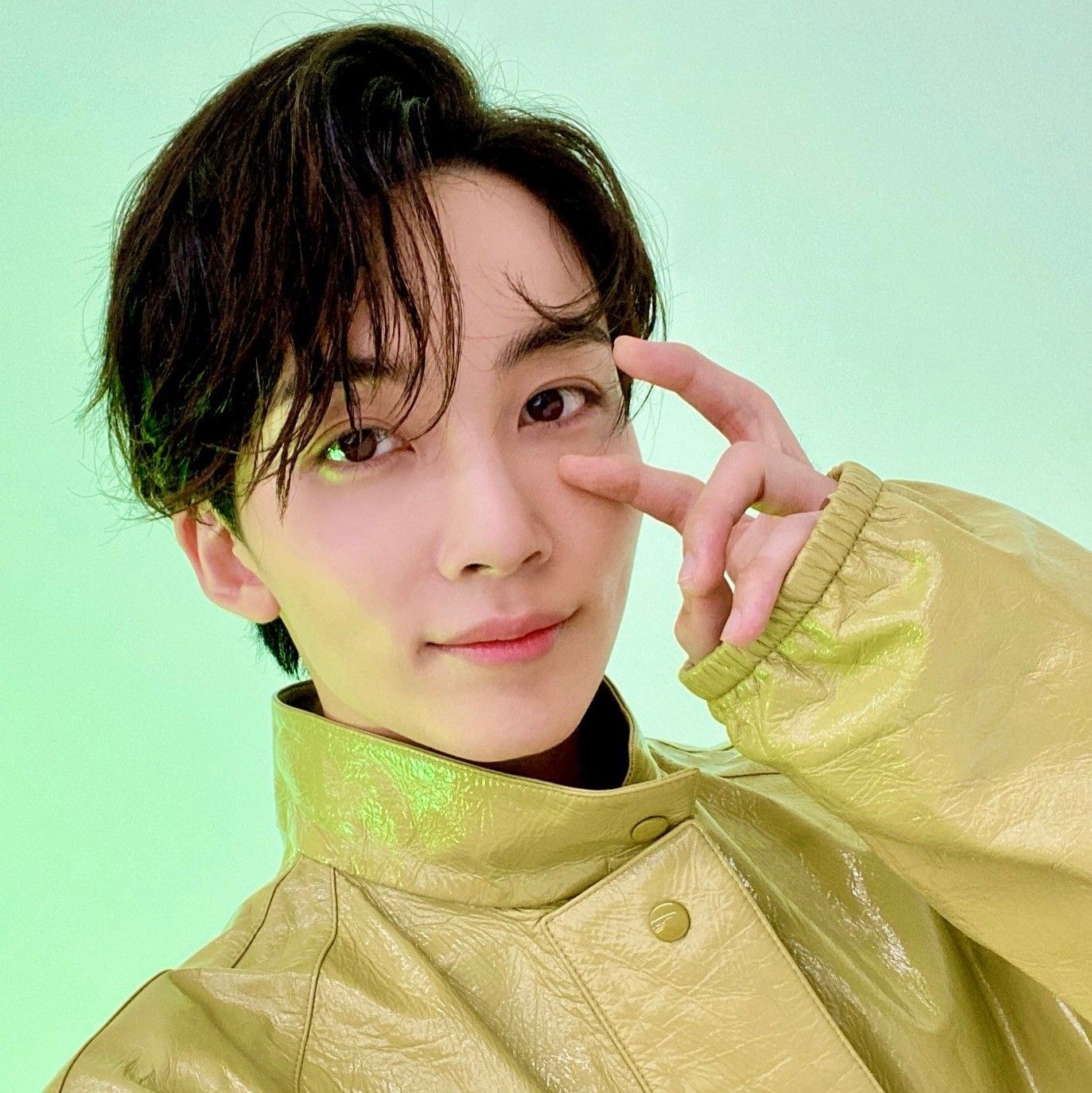 Recent activity shot of Jeonghan (SEVENTEEN)