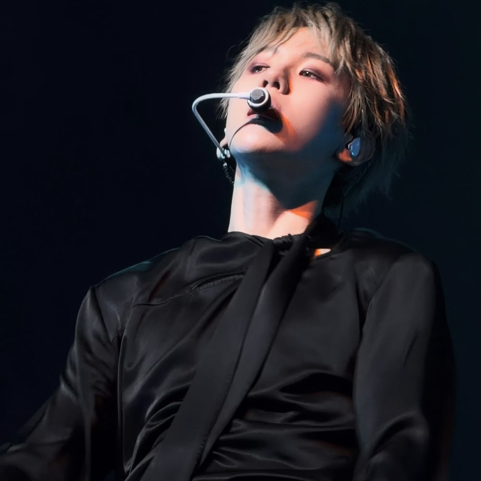 ベクヒョン (EXO)の舞台裏ショット