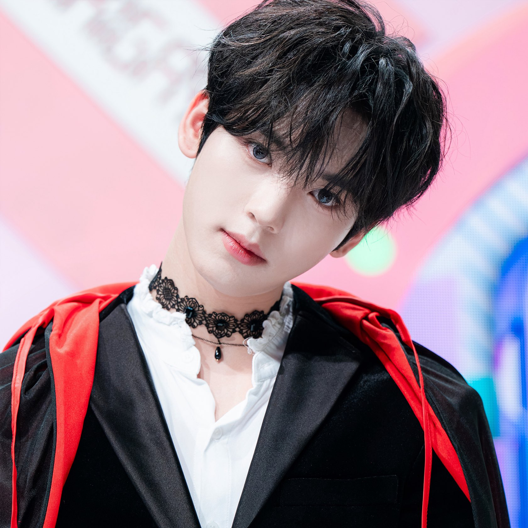 Behind-the-scenes cut of Han Yujin (ZEROBASEONE)