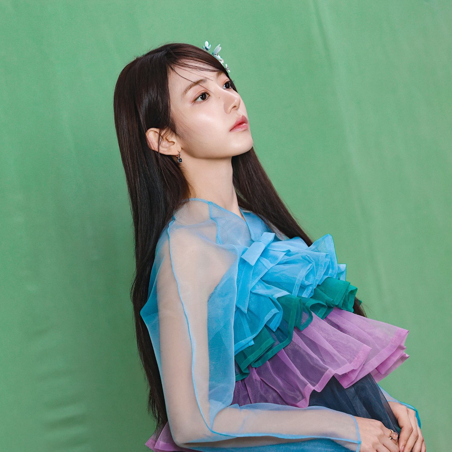 Behind-the-scenes cut of Sakura (LE SSERAFIM)