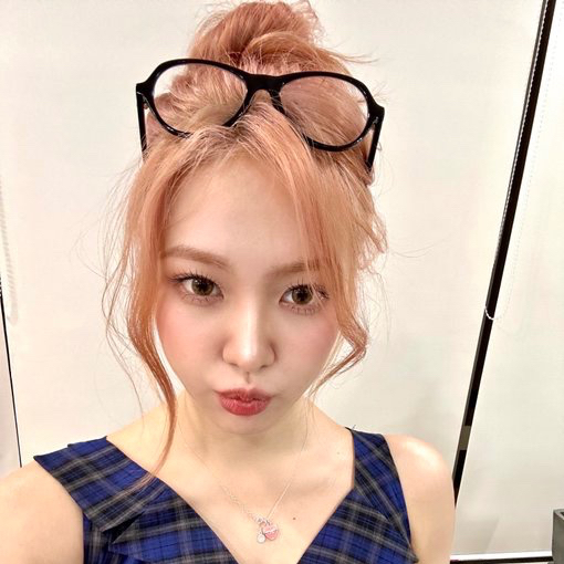 Behind-the-scenes cut of Yeri (Red Velvet)
