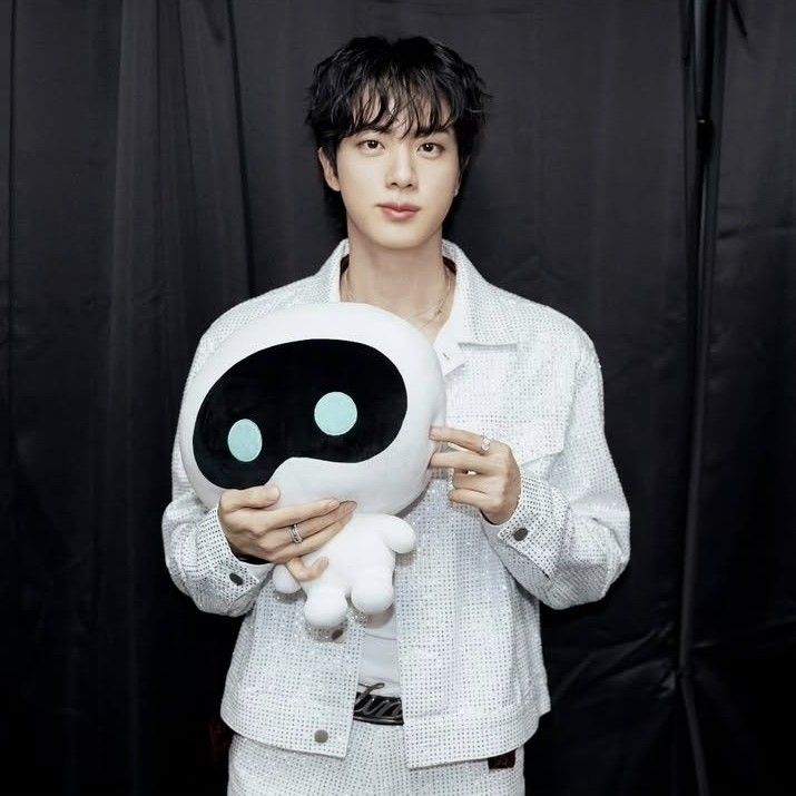 Latest photo of Jin (BTS)