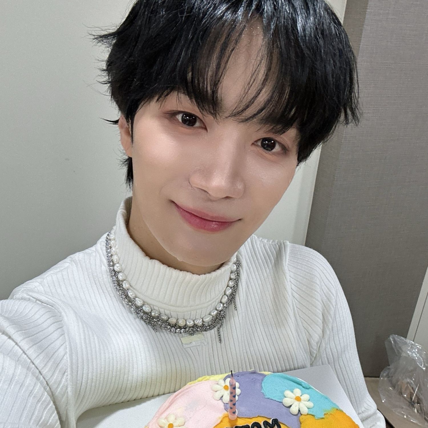 A moment captured by Kim Jonghyeon's fan