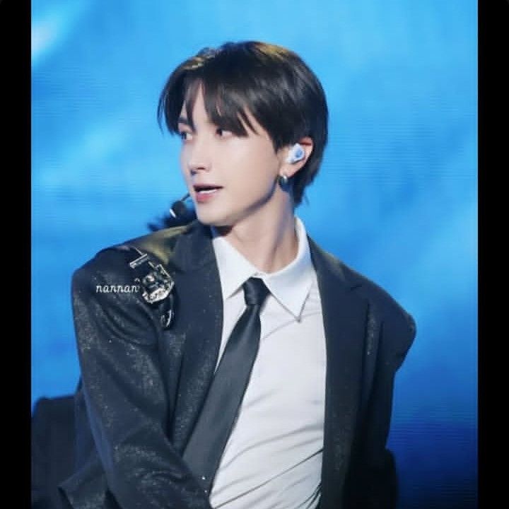 Behind-the-scenes cut of Leeteuk (Super Junior)