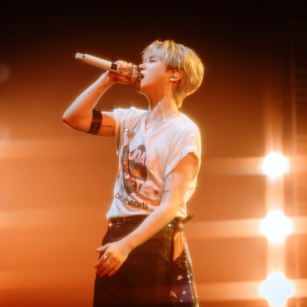 Behind-the-scenes cut of JAY (iKON)