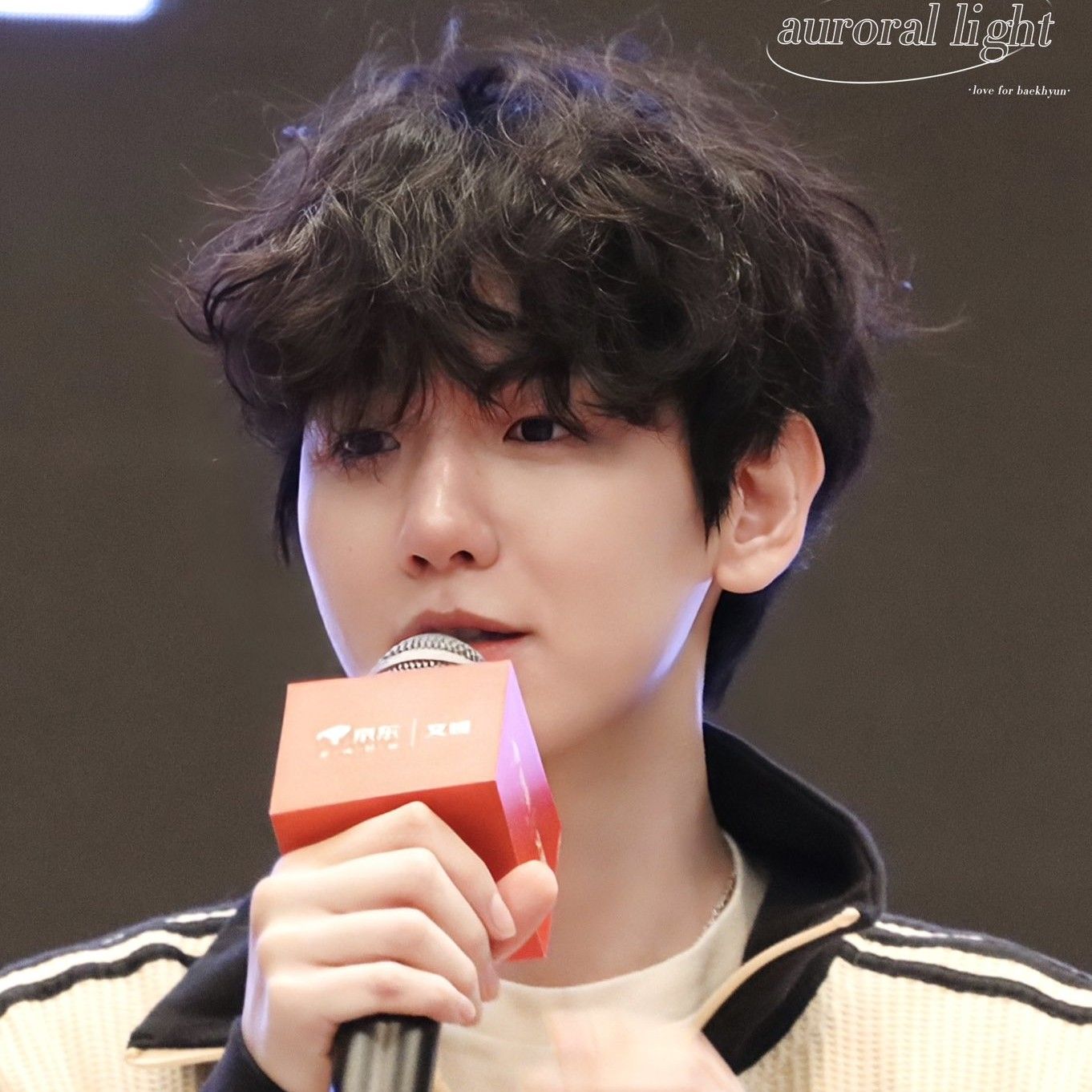 Foto aktivitas terbaru Baekhyun (EXO)