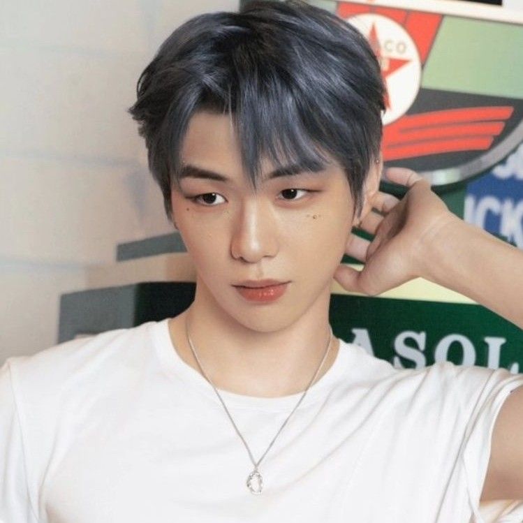 강다니엘의 비하인드 컷