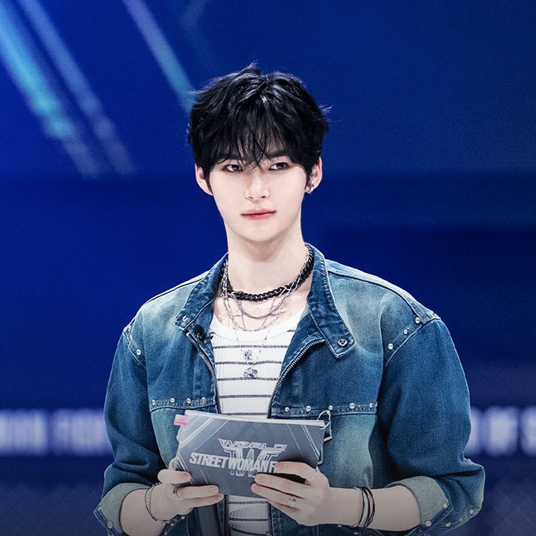 성한빈 (제로베이스원) 최근 활동샷