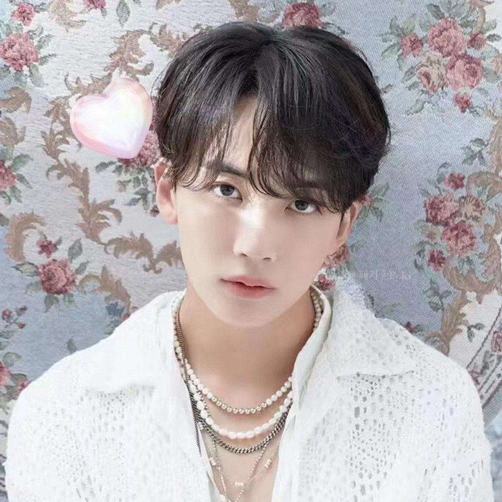 A moment captured by Jeonghan (SEVENTEEN)'s fan