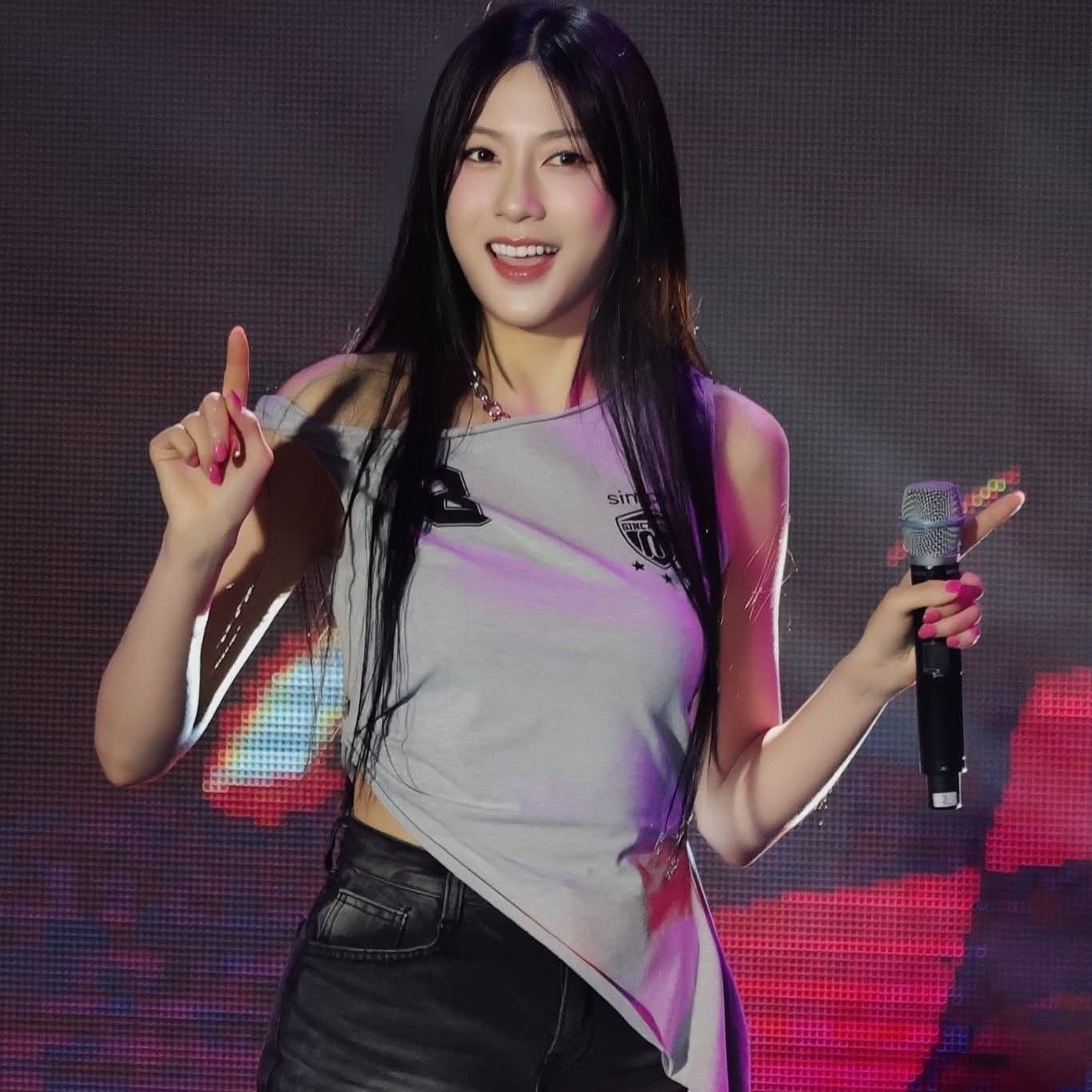 吴夏荣 (Apink)的最新活动照片