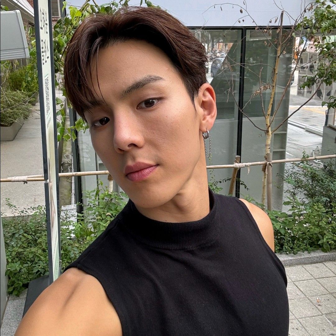 Recent activity shot of Shownu (MONSTA X)