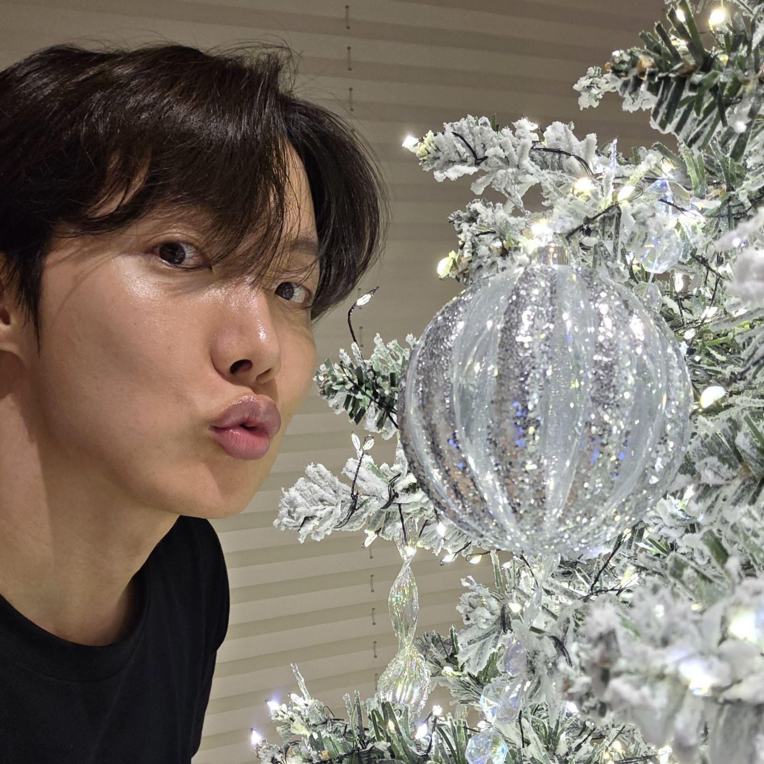 제이홉 (방탄소년단)의 최신 사진