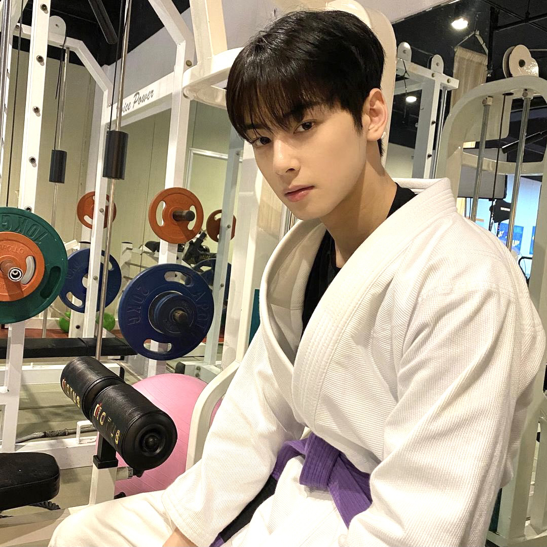 아스트로의 비하인드 컷