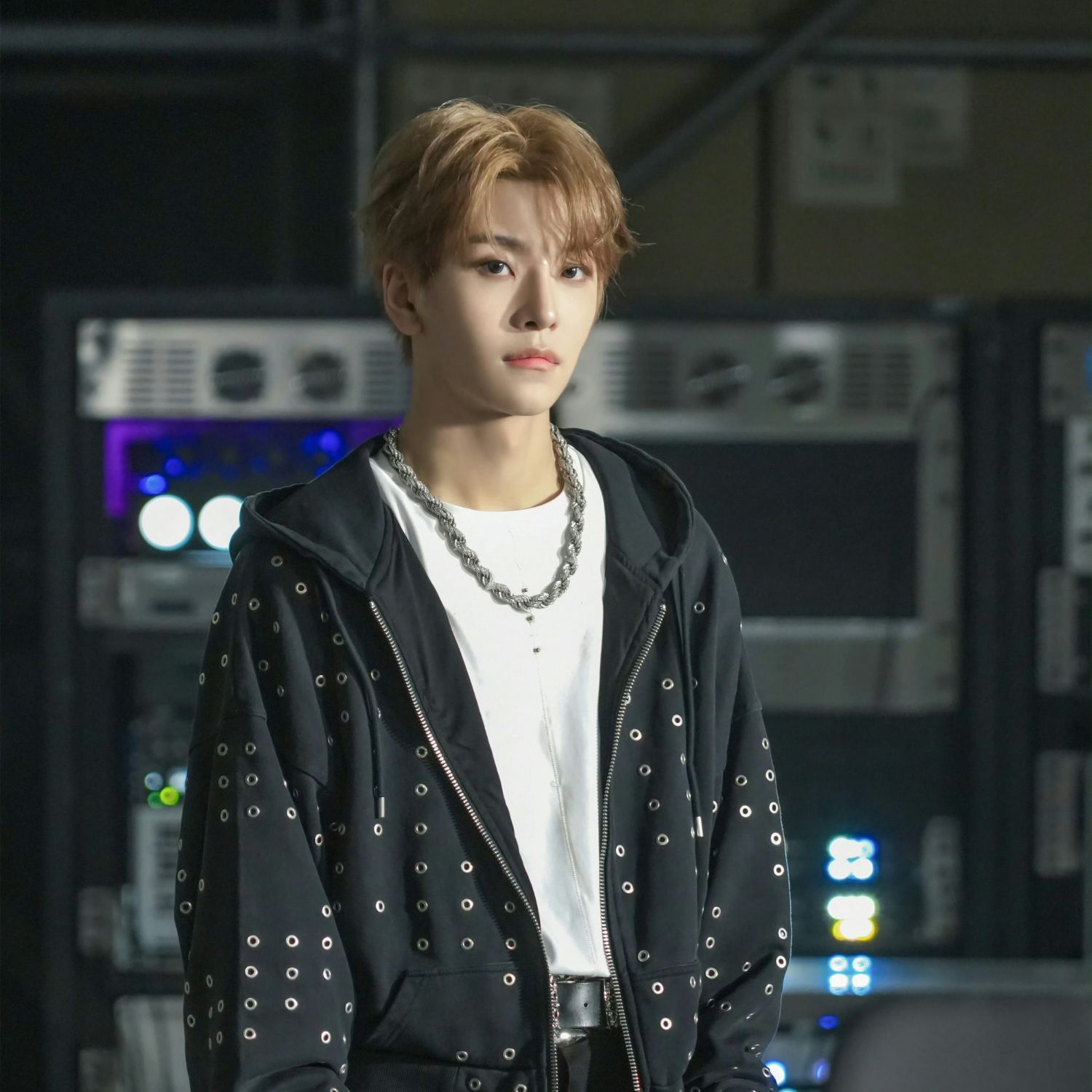 Behind-the-scenes cut of He Xinlong (ALPHA DRIVE ONE)