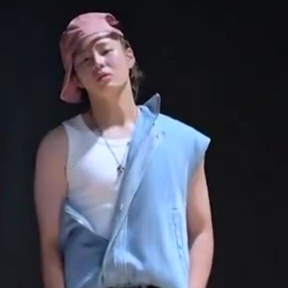 Recent activity shot of Ha Sungwoon